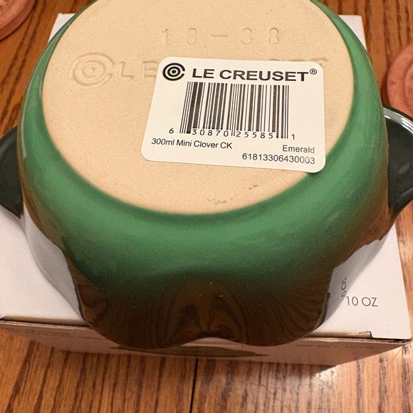 Le Creuset Shamrock Mini Cocoette NIB - Picture 6 of 6